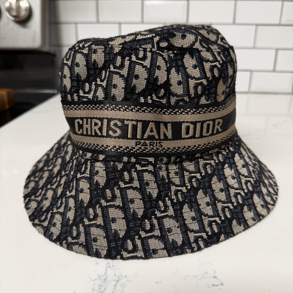 Christian Dior Oblique Embroidered Bucket Hat – Black/Beige Monogram Designer